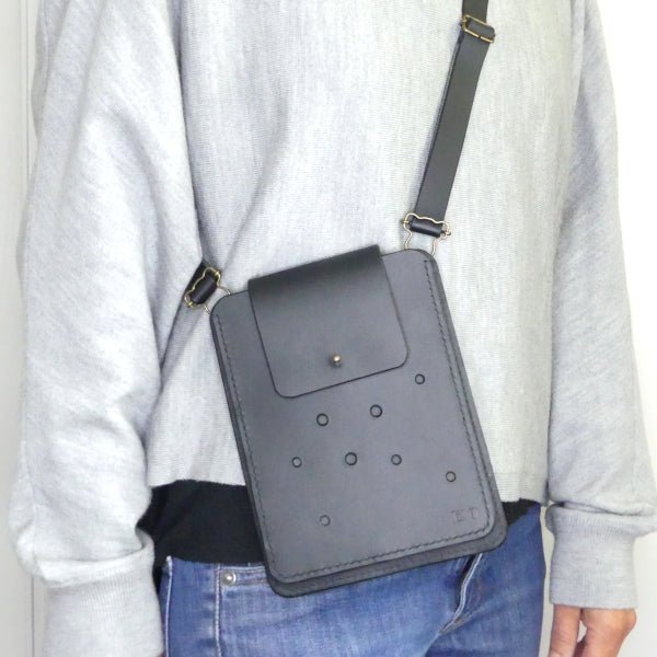 Pochette pour téléphone portable en cuir noir - Mon-petit-sac.fr